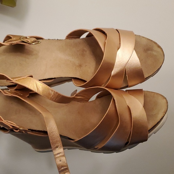 Sandals - Picture 2 of 7